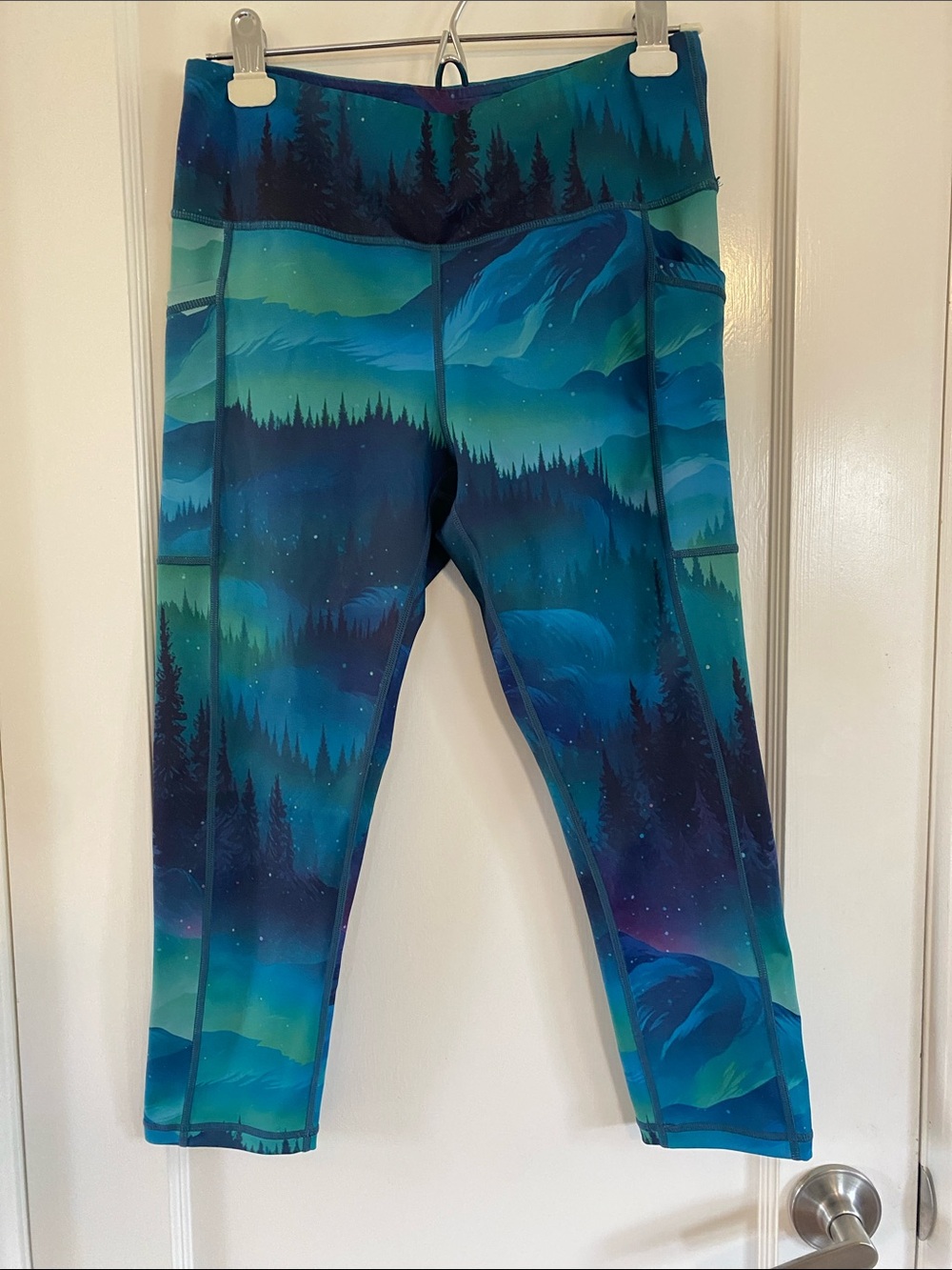 Constantly Varied Gear medium leggings